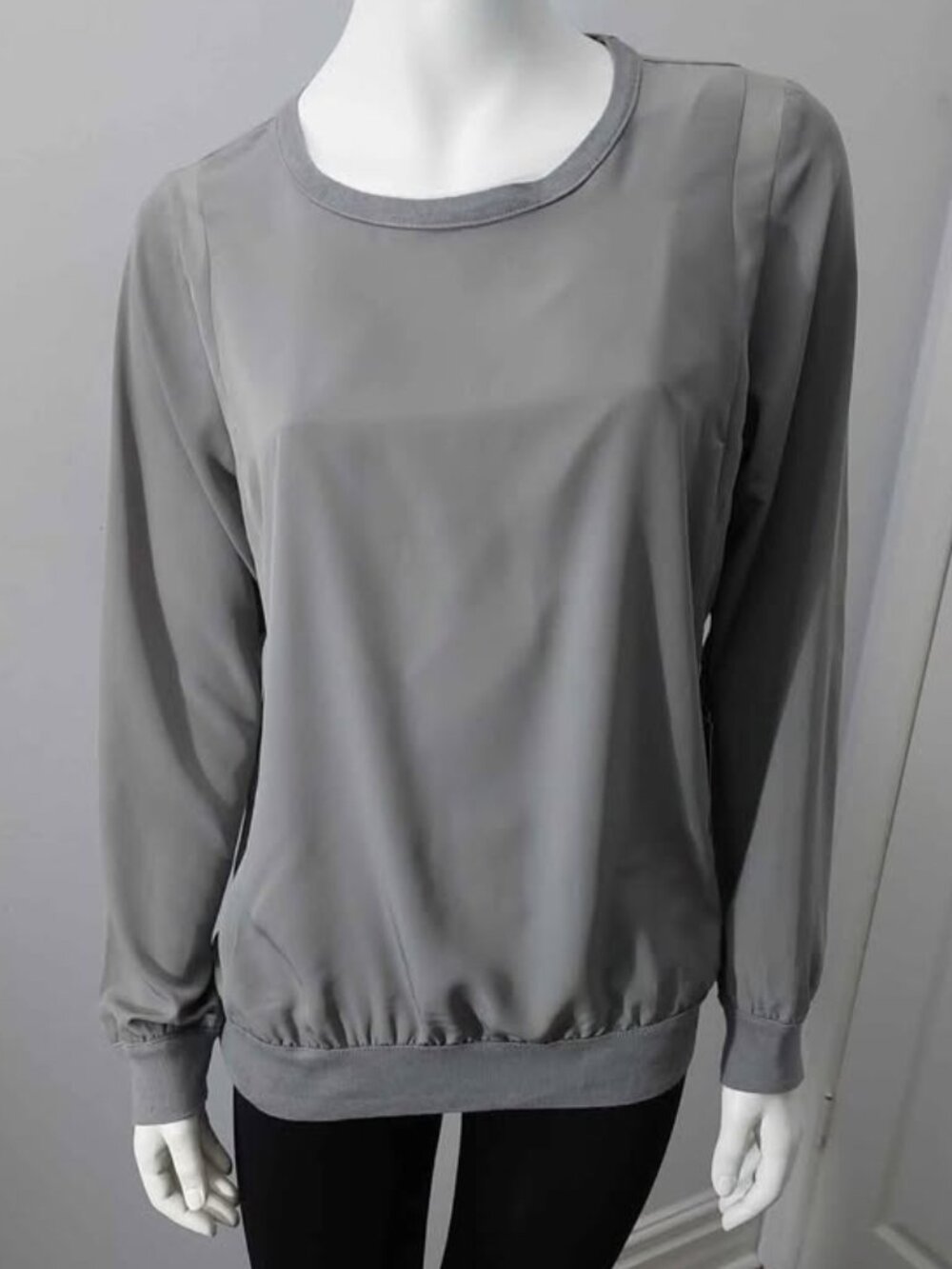 Simply Vera Vera Wang Grey Long Sleeve Pullover Sweatshirt M NWT